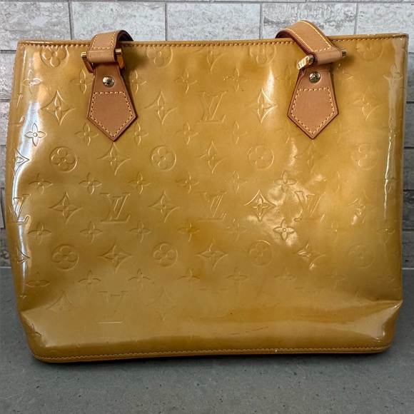 🔥GUC Vintage Louis Vuitton Mustard Patent Leather Tote with unbranded bag charm - Picture 1 of 8